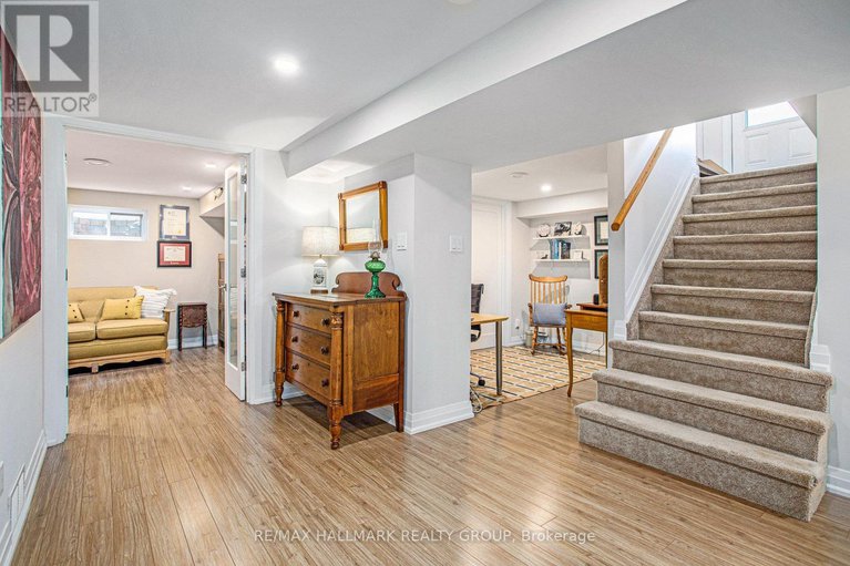 28828284/2088-bangor-street/elmvale-acresurbandale/ottawa/ontario/K1G2X7_17