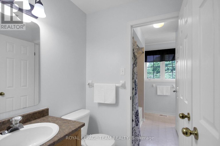 28617518/16-riverbank-court/stittsville-central/ottawa/ontario/K2S1V7_24