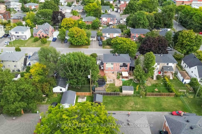 28876113/2492-chasseur-avenue/heron-park/ottawa/ontario/K1V8E8_2