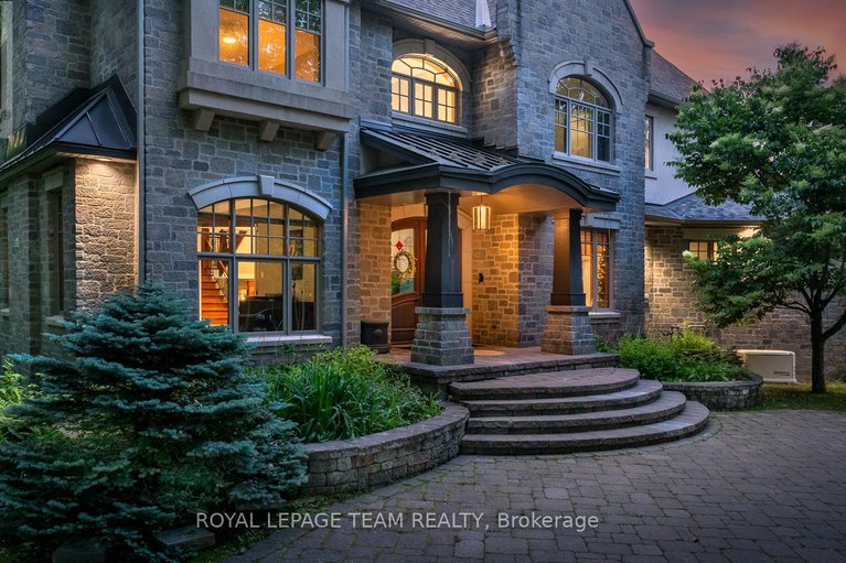 28532600/33-marchbrook-circle/rural-kanata-central/ottawa/ontario/K2W1A1_33