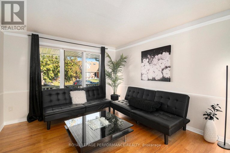 29045618/470-rougemount-crescent/fallingbrookgardenway-south/ottawa/ontario/K4A2Z2_4