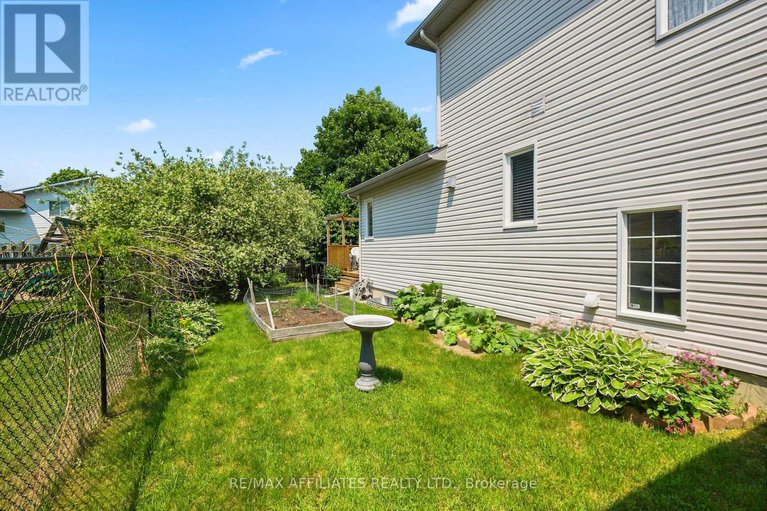 28426822/176-topaze-crescent/town-of-rockland/clarence-rockland/ontario/K4K0E2_49