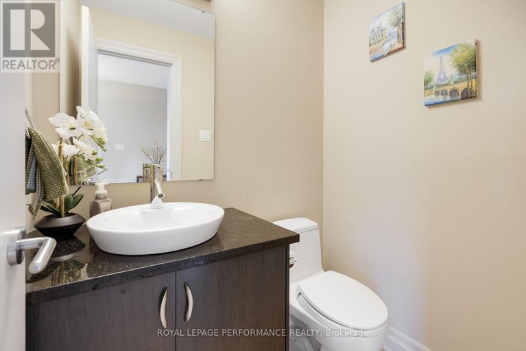 28636681/a-239-fairmont-avenue/civic-hospital/ottawa/ontario/K1Y1X8_16