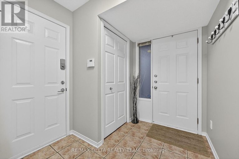 28970170/63-highwood-private/viscount-alexander-park/ottawa/ontario/K1K4X6_4