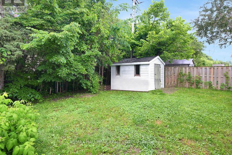 28460164/31-hilliard-avenue/city-viewskylinefisher-heightsparkwood-hills/ottawa/ontario/K2E6B9_42