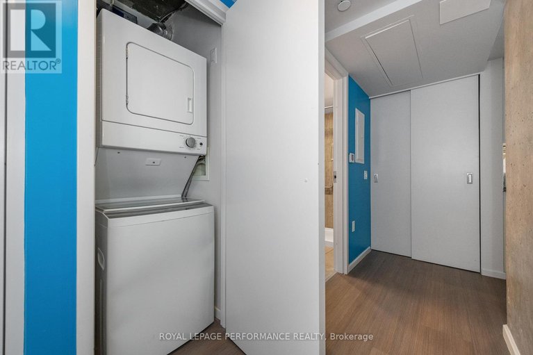 29665093/1118-105-champagne-avenue-s/west-centre-town/ottawa/ontario/K1S5E5_7