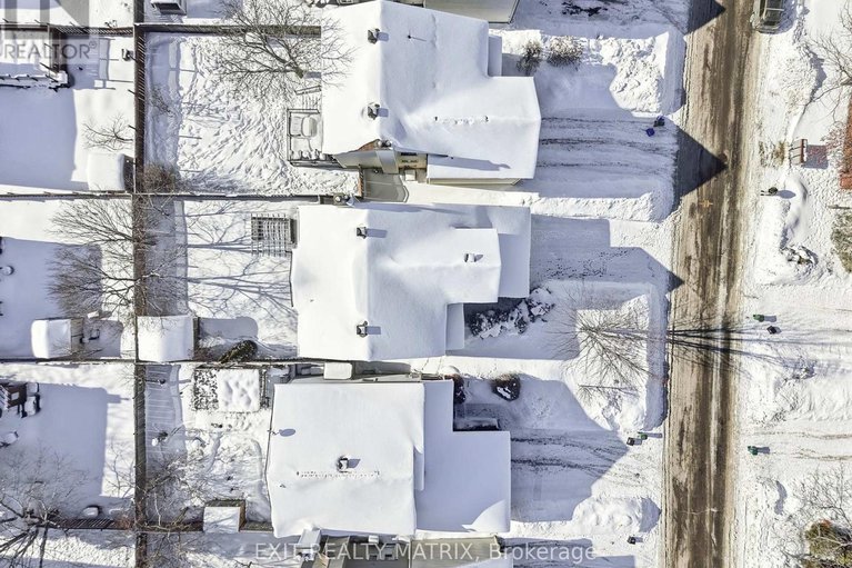 29346779/727-brome-crescent/fallingbrookridgemount/ottawa/ontario/K4A3G8_40