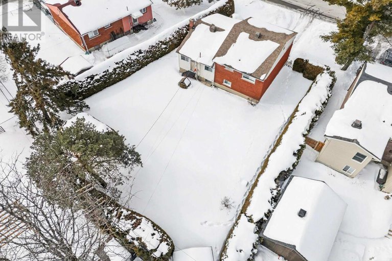 29399475/990-harkness-avenue/riverside-park/ottawa/ontario/K1V6P2_34