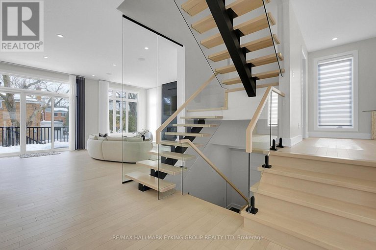 28910753/623-rowanwood-avenue/mckellarhighland/ottawa/ontario/K2A3E3_23