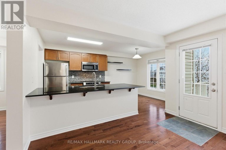 29128425/1875-maple-grove-road/stittsville-north/ottawa/ontario/K2S0P1_8