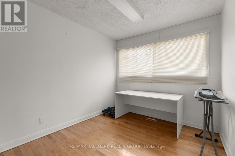 29266979/991-blair-road/cardinal-heights/ottawa/ontario/K1J7M9_29