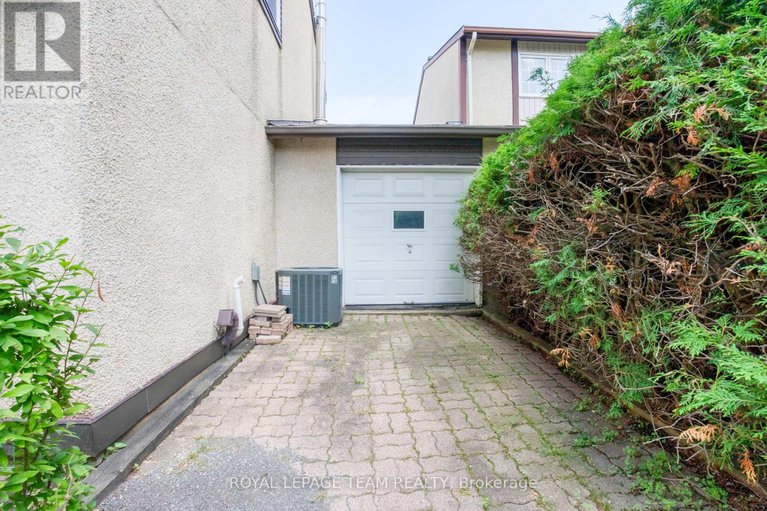 28595123/1094-grenoble-crescent/orleans-wood/ottawa/ontario/K1C2C6_30