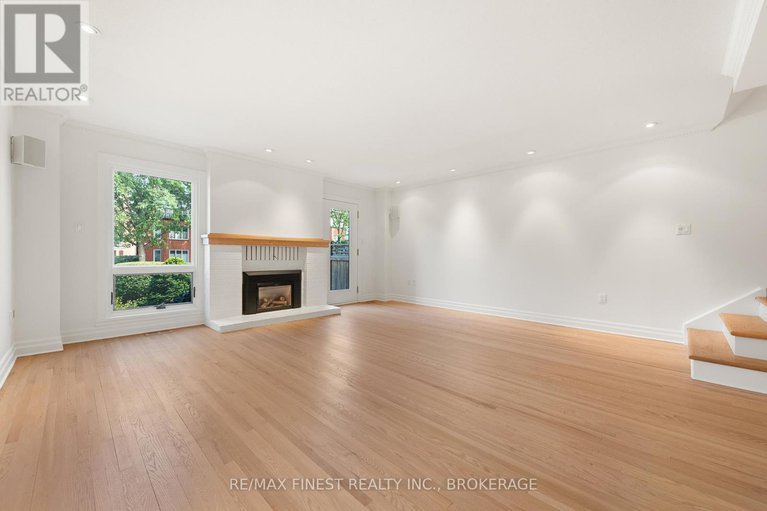 28682071/5-111-echo-drive/ottawa-east/ottawa/ontario/K1S5K8_9