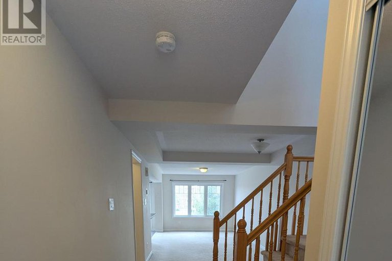 29049854/582-meadowcreek-circle/emerald-meadowstrailwest/ottawa/ontario/K2M0J8_9