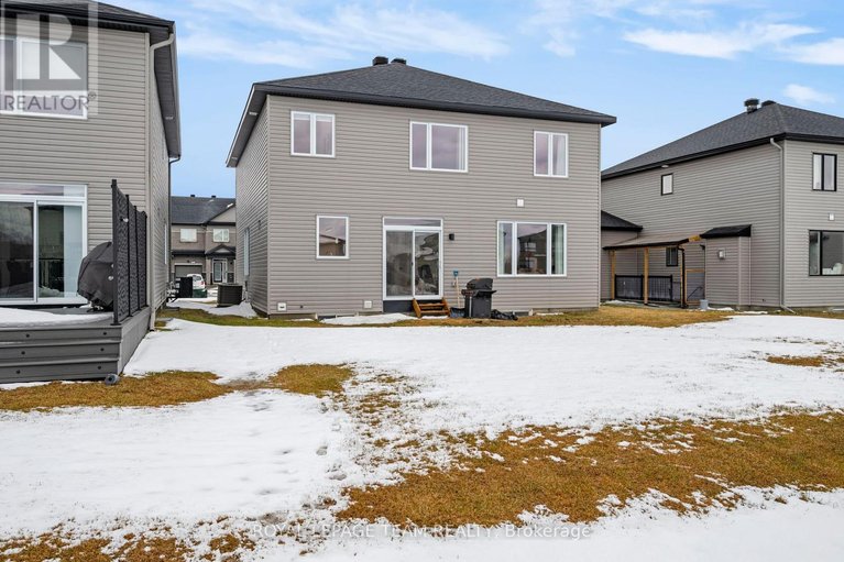 29484590/437-fleet-canuck-private/huntley-ward-south-east/ottawa/ontario/K0A1L0_39