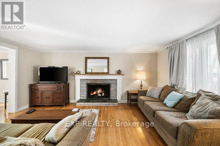 29266483/2389-ogilvie-road-e/beacon-hill-north/ottawa/ontario/K1J7N4_7