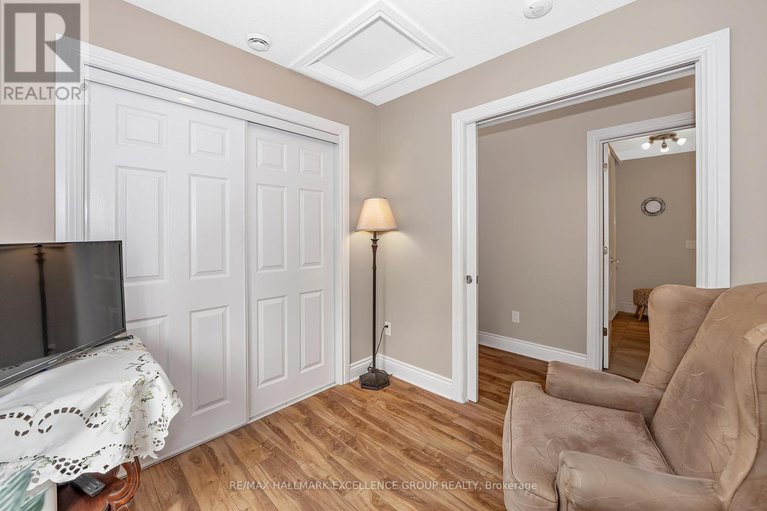28810909/214-290-masters-lane/town-of-rockland/clarence-rockland/ontario/K4K0K5_23