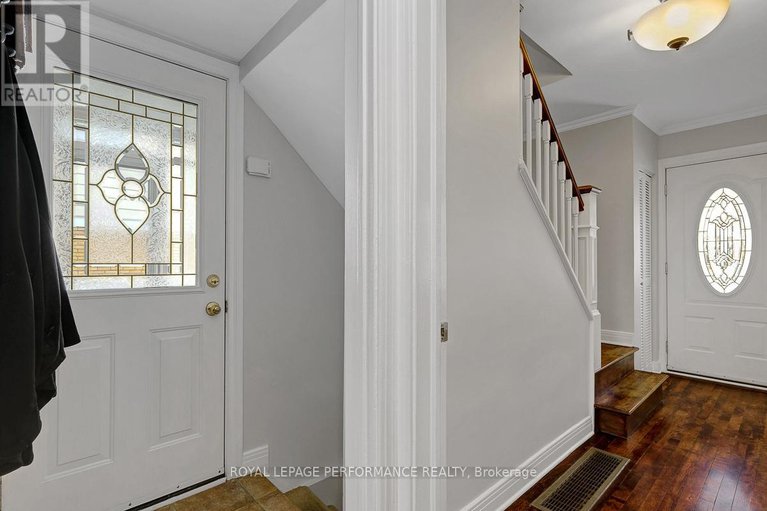 29432301/532-alesther-street/overbrookcastle-heights/ottawa/ontario/K1K1J3_28