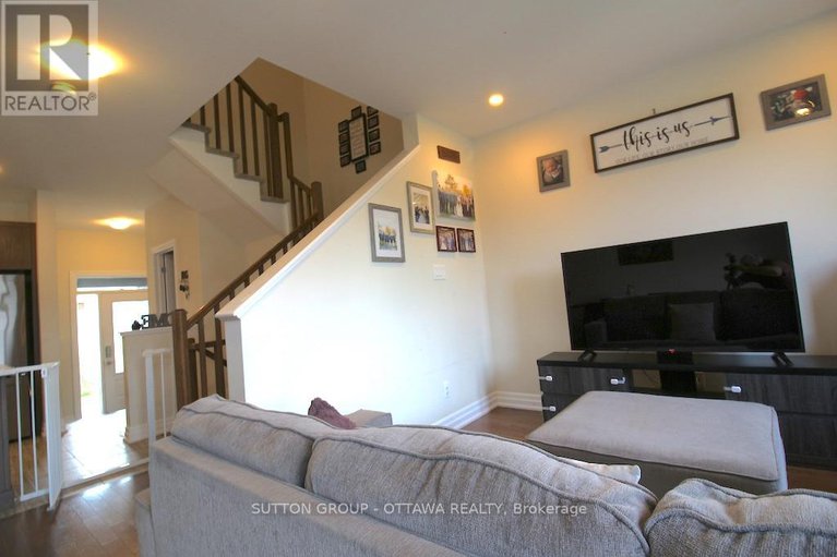 29157988/303-rue-de-l-etang-street/town-of-rockland/clarence-rockland/ontario/K4K0K1_9