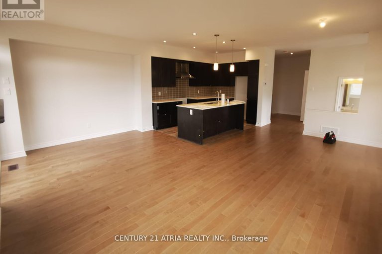 28925763/534-triangle-street/emerald-meadowstrailwest/ottawa/ontario/K2S1E7_3