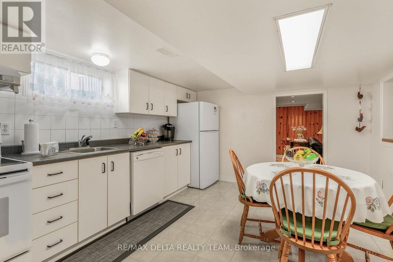 28631886/2435-heaton-avenue/hawthorne-meadows/ottawa/ontario/K1G1J1_19