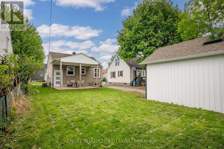 28520329/141-crerar-avenue/carlington/ottawa/ontario/K1Z7P4_33