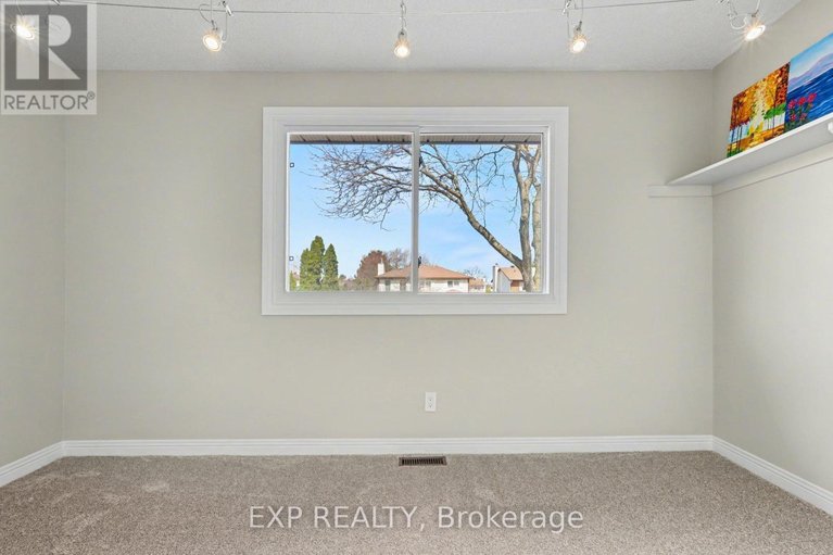 29671648/865-acadian-gardens/convent-glen/ottawa/ontario/K1C2V7_28