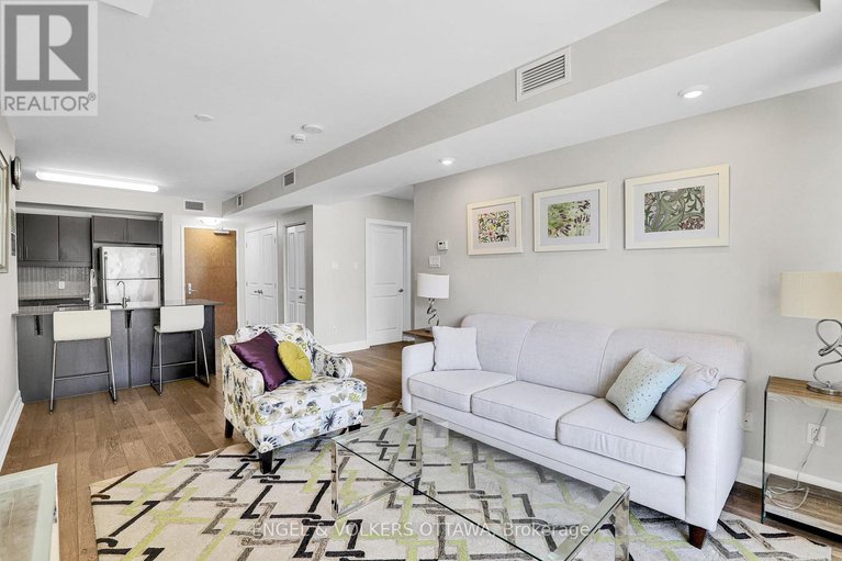28318227/202-195-besserer-street/sandy-hill/ottawa/ontario/K1N0B6_13