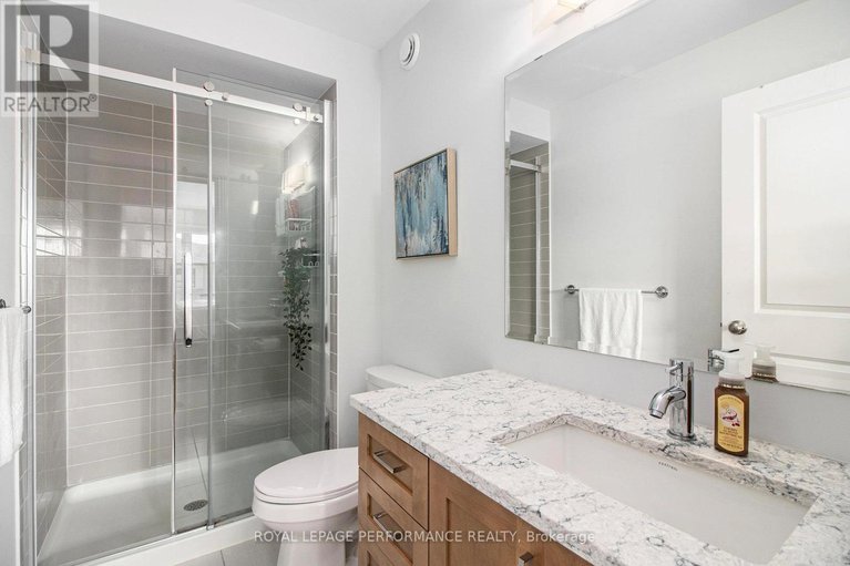 29052175/84-carabiner-private/mer-bleuebradley-estatesanderson-park/ottawa/ontario/K1W0L7_13