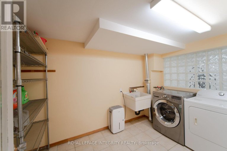 29357510/652-la-verendrye-drive/beacon-hill-north/ottawa/ontario/K1J7X4_26