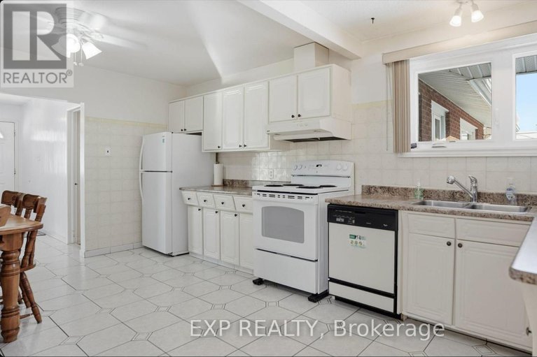 29285178/20-wallford-way/city-viewskylinefisher-heightsparkwood-hills/ottawa/ontario/K2E6B4_13