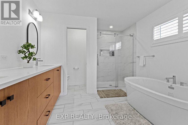 29239839/4556-kelly-farm-drive/blossom-parkkemp-parkfindlay-creek/ottawa/ontario/K1X0G8_23