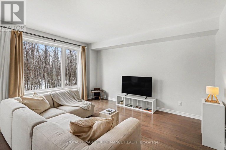 29540688/14-academie-street/embrun/russell/ontario/K0A1W0_5