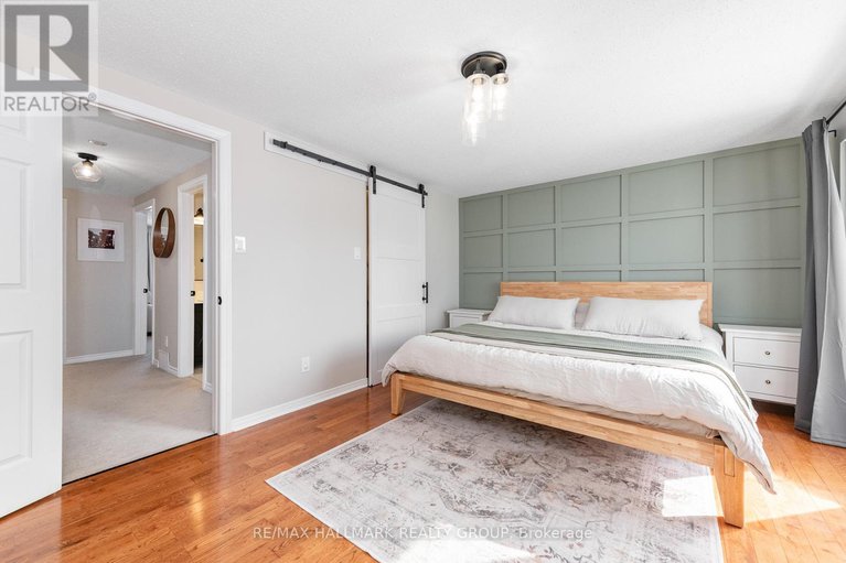 29349068/70-melanie-crescent/glencairnhazeldean/ottawa/ontario/K2L2J8_24