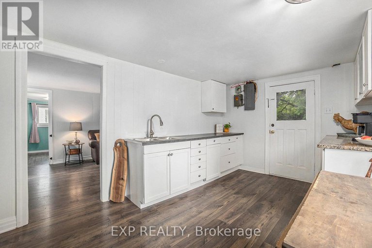 28498120/85-moore-street/mcnabbraeside-twps/mcnabbraeside/ontario/K7S1G3_6