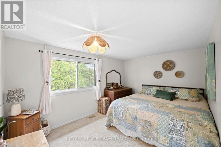 29683868/42-1257-priory-lane/convent-glen-north/ottawa/ontario/K1C1Z8_17