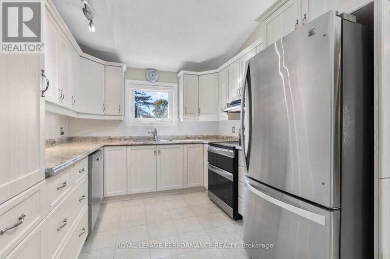 28945911/5-revol-road/merivale-gardens/ottawa/ontario/K2G0B8_27