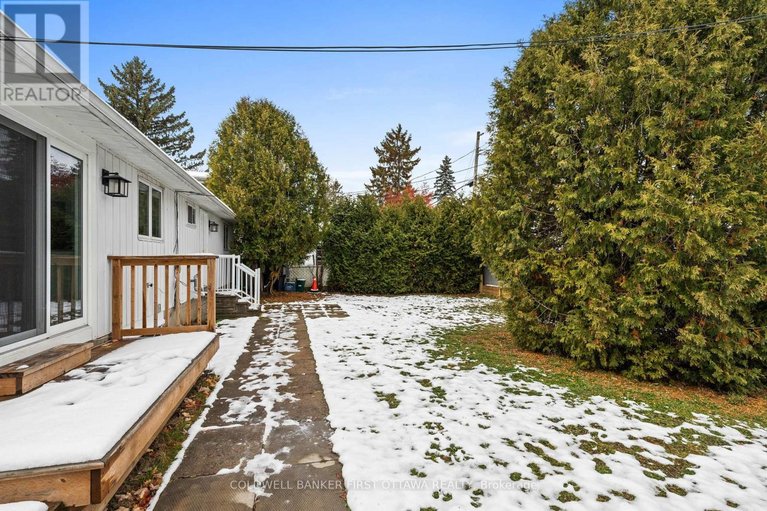 29689692/351-amiens-street/bilberry-creekqueenswood-heights/ottawa/ontario/K1E1P1_43