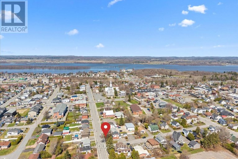 29645243/801-st-jean-street/town-of-rockland/clarence-rockland/ontario/K4K1K3_7