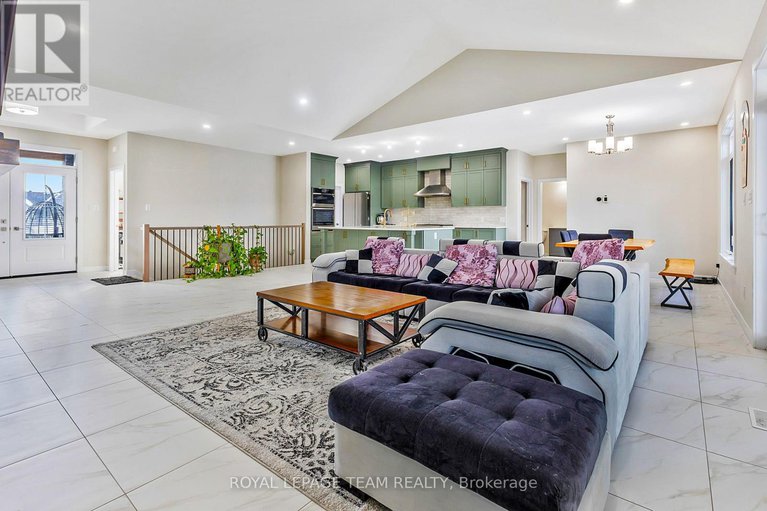 29213480/224-trudeau-crescent/russell-twp/russell/ontario/K4R1E5_12