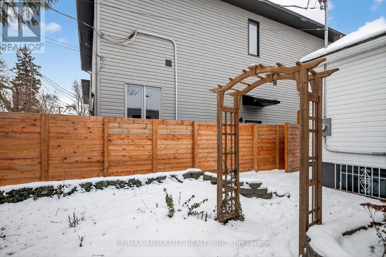 29171817/147-longpre-street/vanier/ottawa/ontario/K1L7J5_45