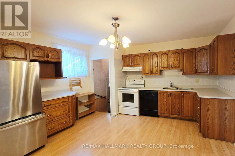 28608345/2923-ahearn-avenue/britannia/ottawa/ontario/K2B7A1_13