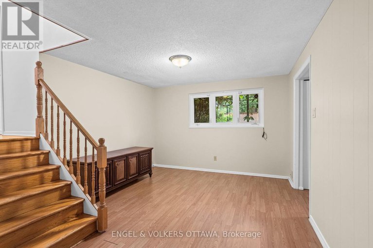 28812739/3348-kodiak-street/south-keys/ottawa/ontario/K1V7S8_33