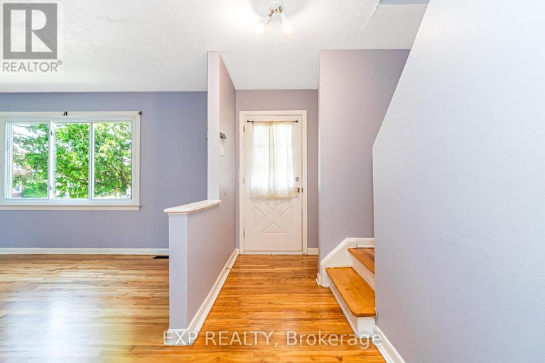 28575095/829-borthwick-avenue/castle-heightsrideau-high/ottawa/ontario/K1K2M7_2