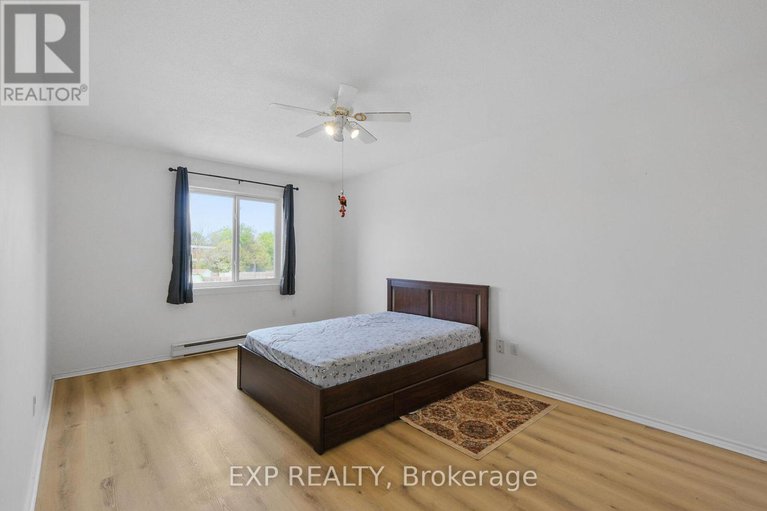 28348903/305b-2041-arrowsmith-drive/beacon-hill-south/ottawa/ontario/K1J7V7_17