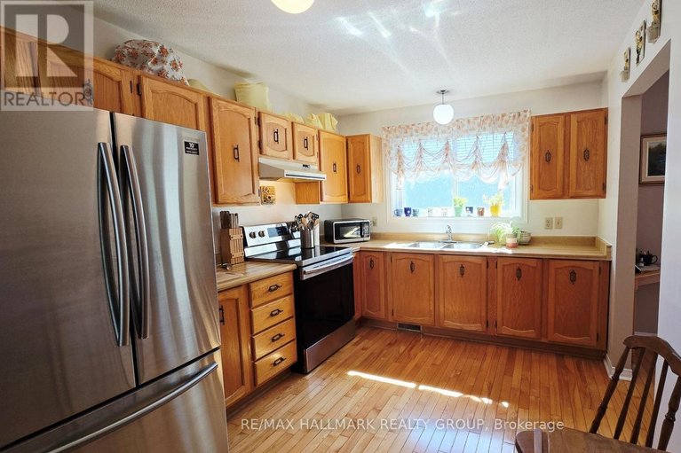 29675642/119-archie-street/constance-bay/ottawa/ontario/K0A3M0_10