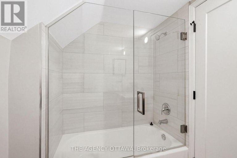 29525644/4667-albion-road-s/blossom-parkkemp-parkfindlay-creek/ottawa/ontario/K1X1A4_18