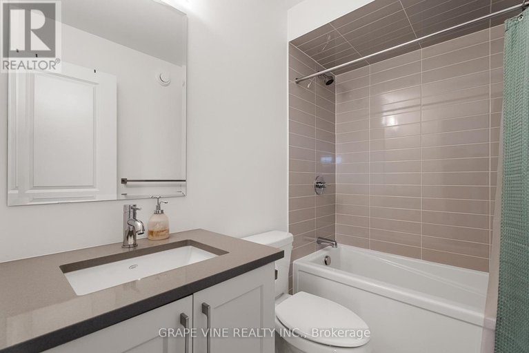 28472373/60-verglas-lane/mer-bleuebradley-estatesanderson-park/ottawa/ontario/K1W0R2_28