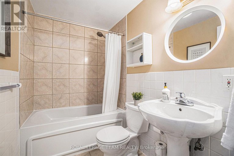 28648359/1352-maxime-street/pineview/ottawa/ontario/K1B3L1_21