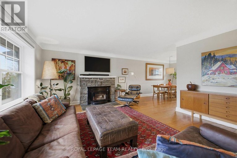 29622537/513-windermere-avenue/mckellarhighland/ottawa/ontario/K2A2W3_4